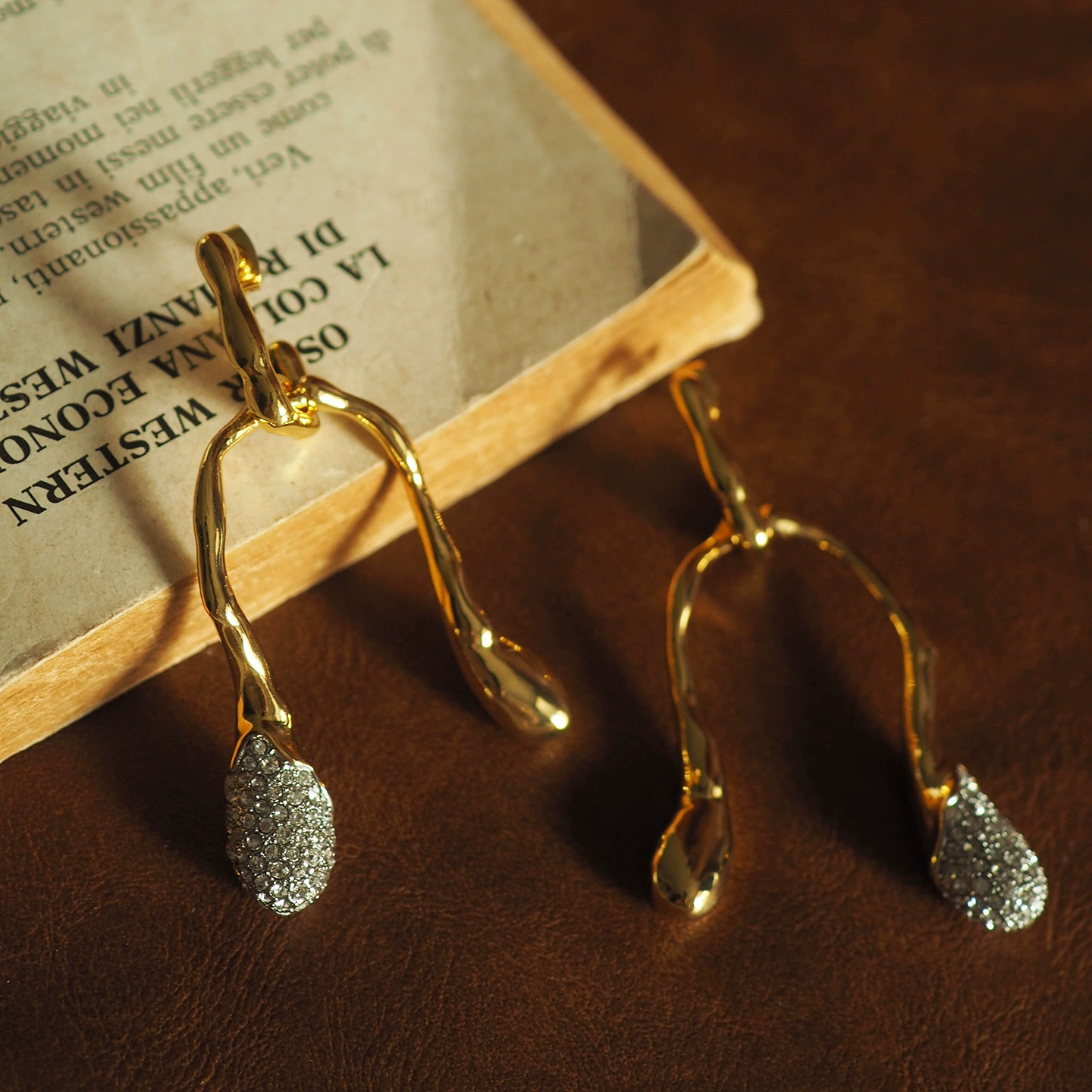 New Luxury Women Designer Earrings Yellow Gold Plated Full Bling CZ Earrings for Girls Women for Party Wedding Nice Gift