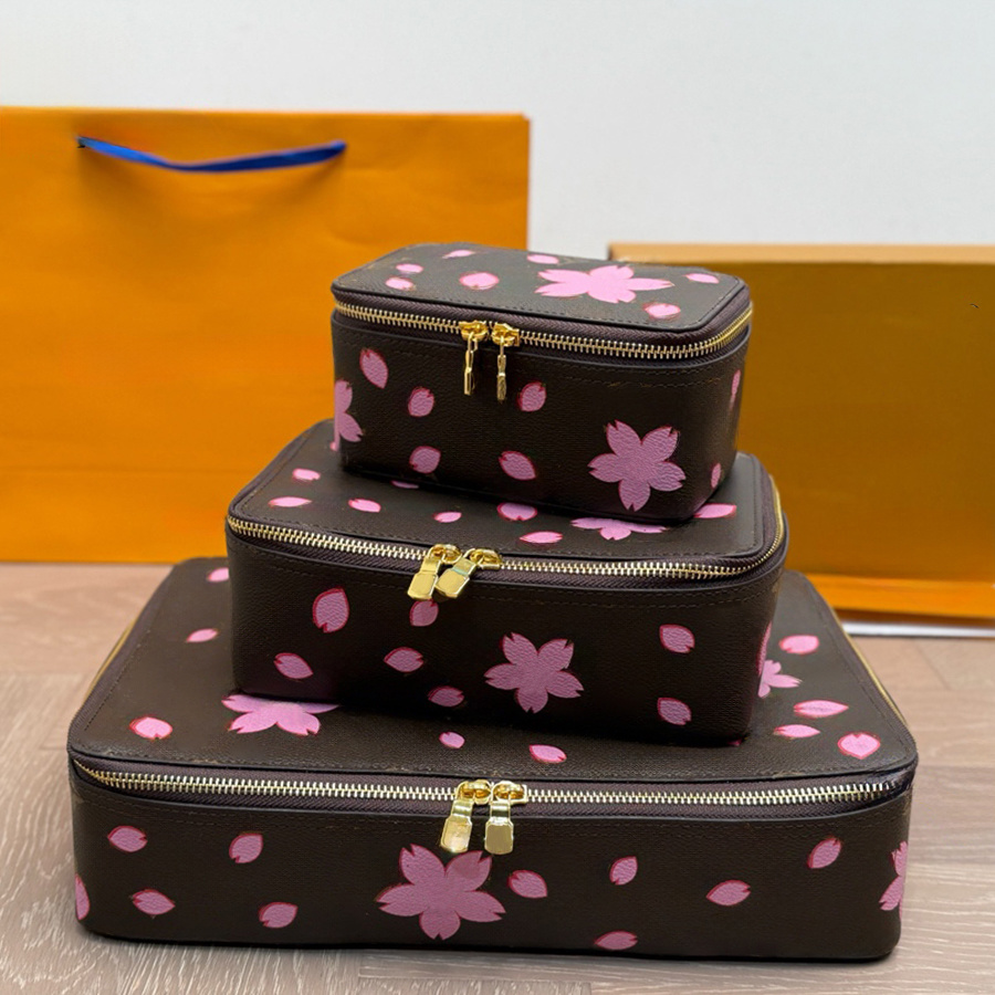 Boîte à bijoux de créateur Sacs à cosmétiques Trousse de maquillage monogramme de luxe En cuir Fleur Lettre Motif Anneaux Boîtes Colliers Boîtier