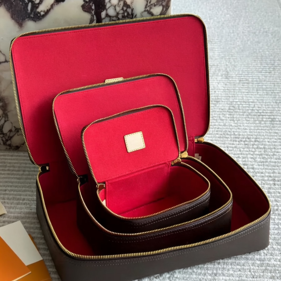 Boîte à bijoux de créateur Sacs à cosmétiques unisexes Sac de maquillage monogramme de luxe En cuir Fleur Lettre Motif Bagues Boîtes Colliers Boî