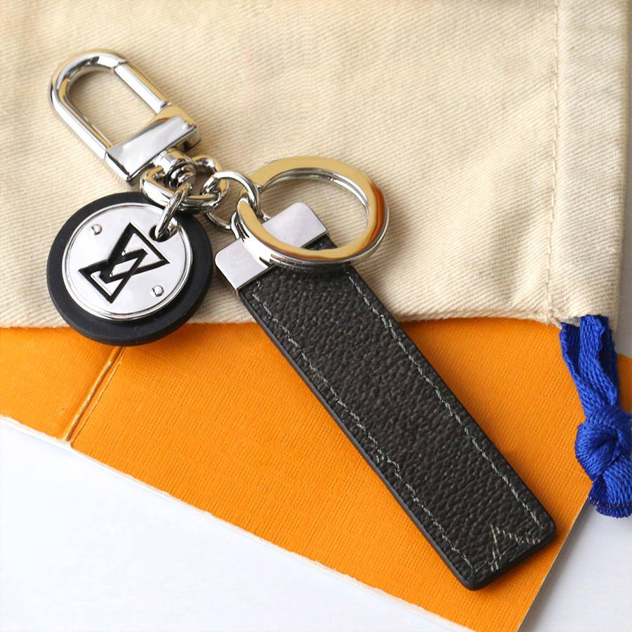 Designer Keychains Letter Keychain Fashion Key Buckle Purse Pendant Bags Dog Doll Chains Car KeyBuckle Keychain Luxury Keychains Accessories