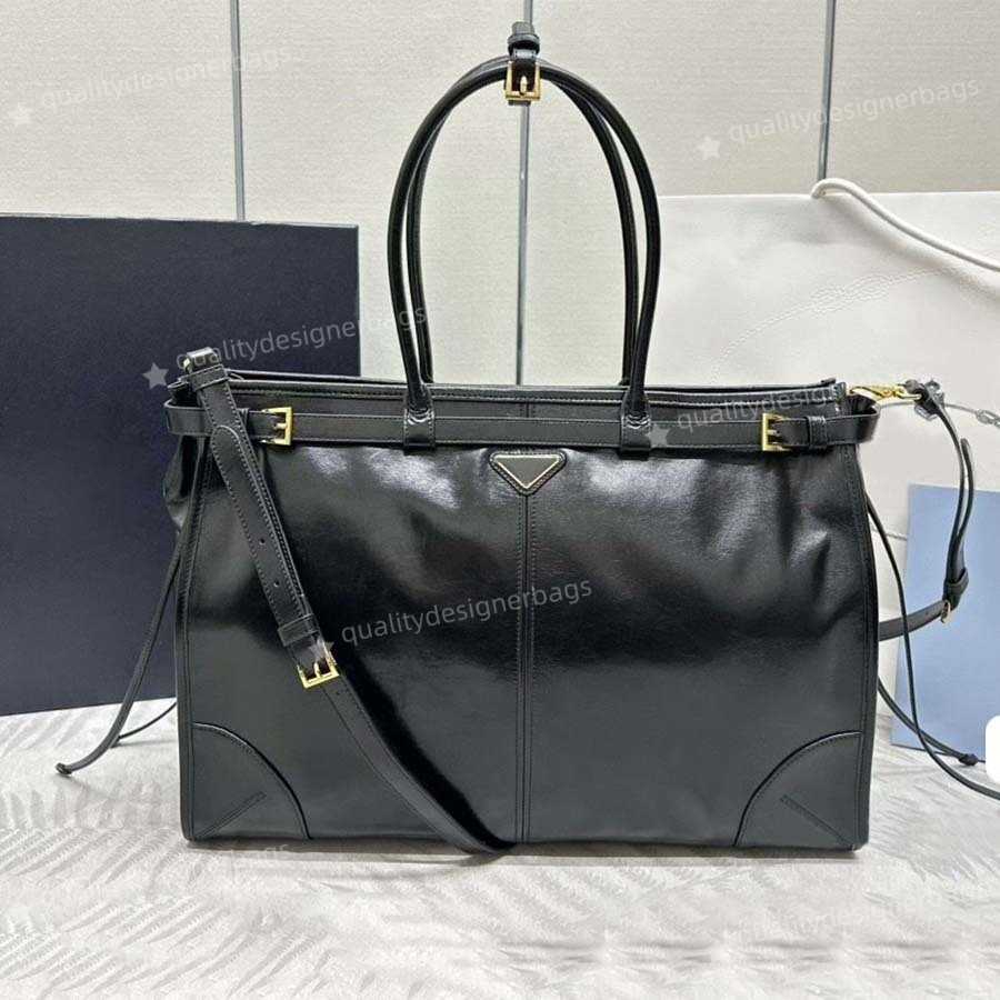 2026 Tote Bag Designer Bag Luxury Handbag for Women Messenger bag Fashion Shoulder Bag Shopping Bag Outdoor Beach Bag High-Quality Leather With Soli