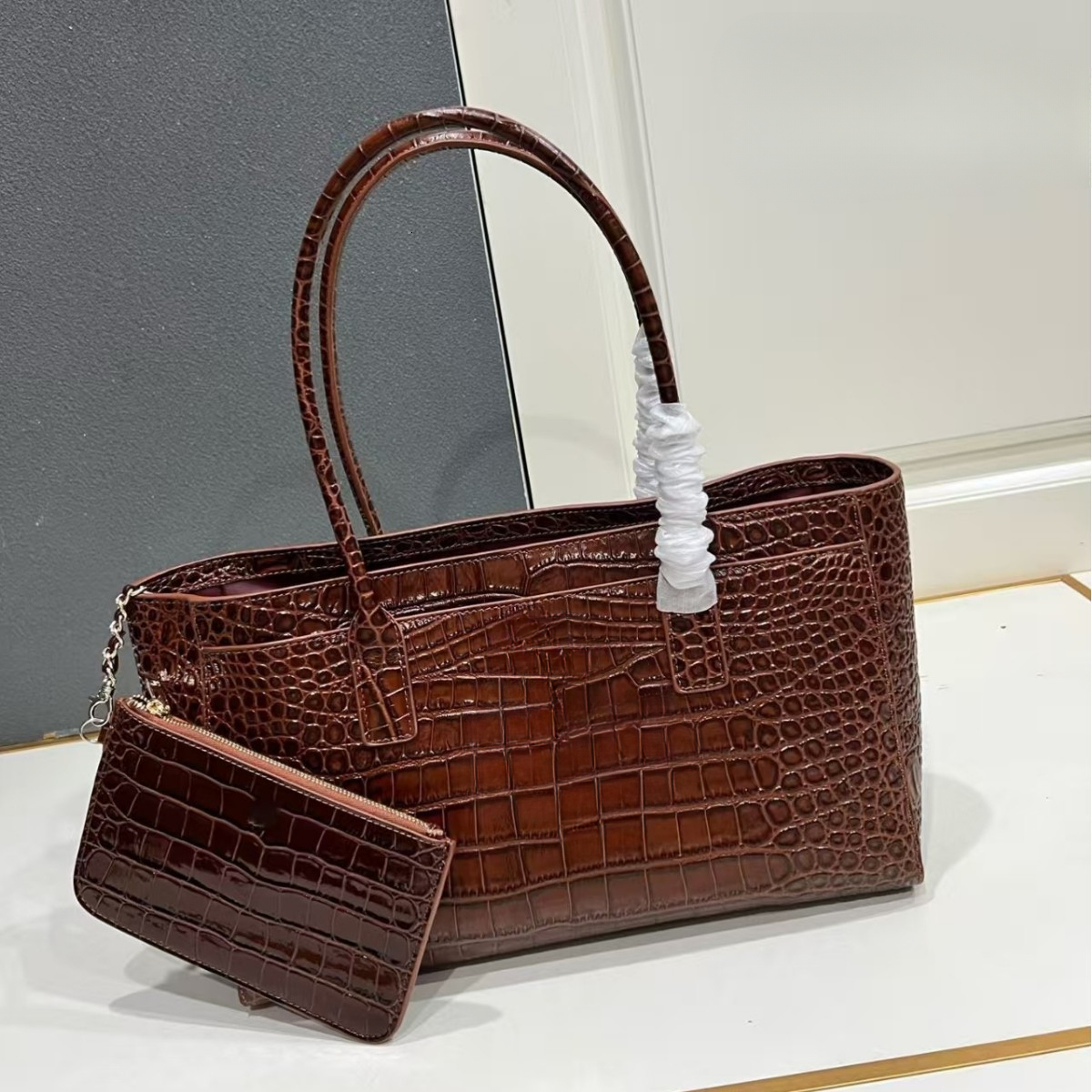 2026 Trend Designer bag new leather large capacity shopping bag tote bag design shoulder bag hand held women s bag