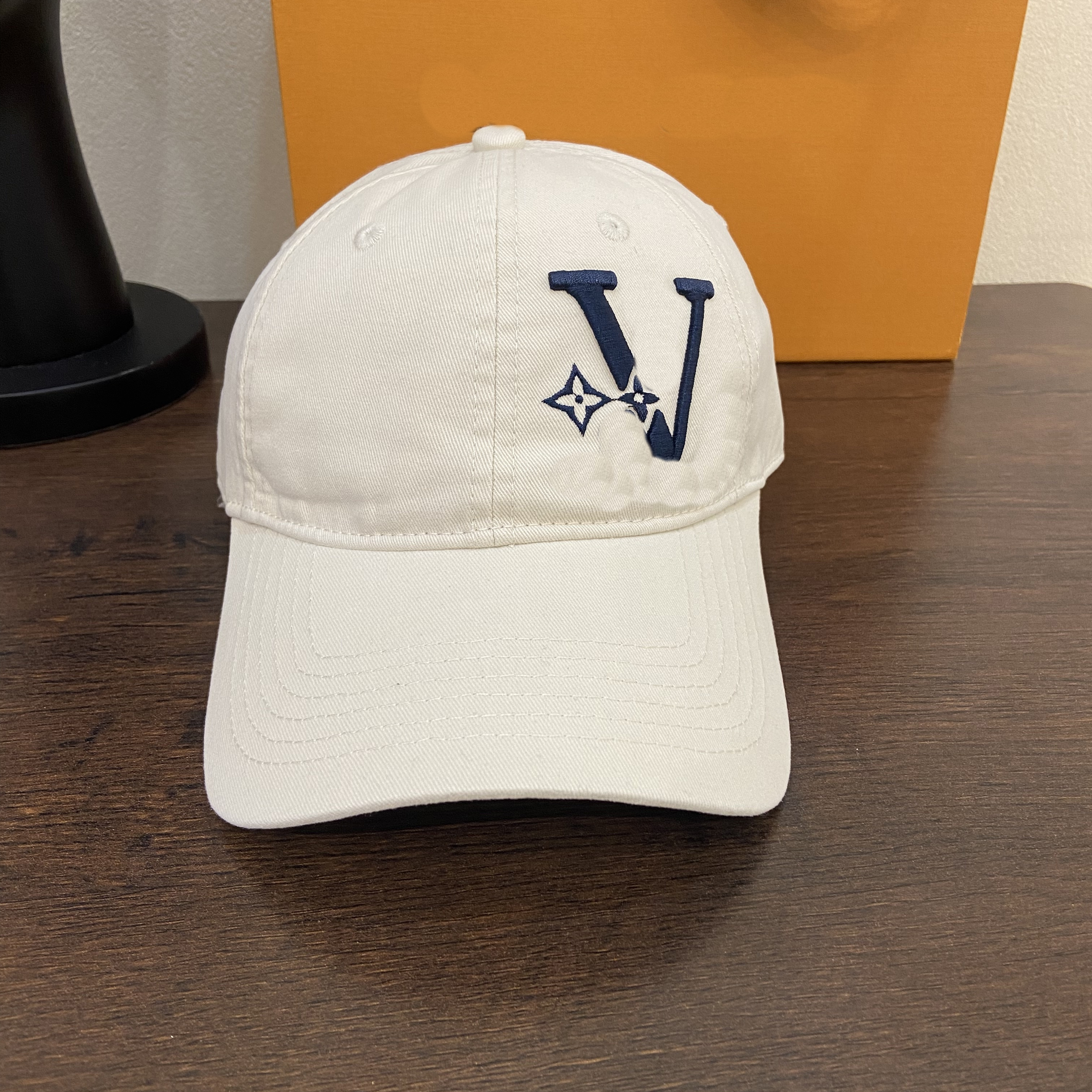 Luxury Designer Mens Baseball Cap with Embroidered Letters - High-Quality Summer Fashion Accessory