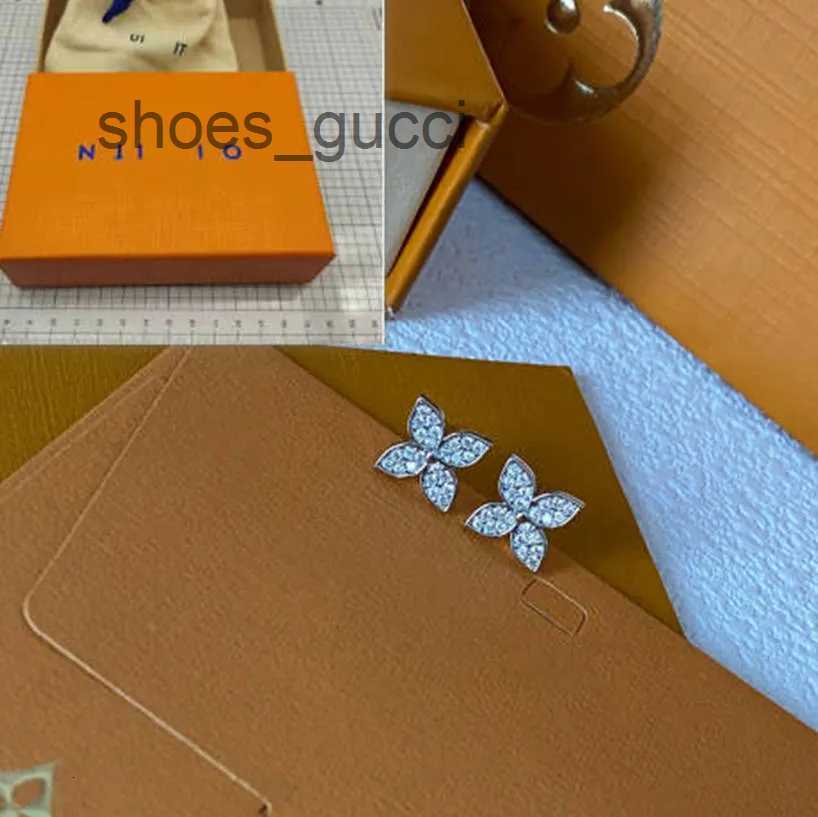 Gold-Plated Sier Plated Designed A Four Leaf Clover Style Designer Earrings High-Quality Jewelry Charming Stud Matching Love b317 b118