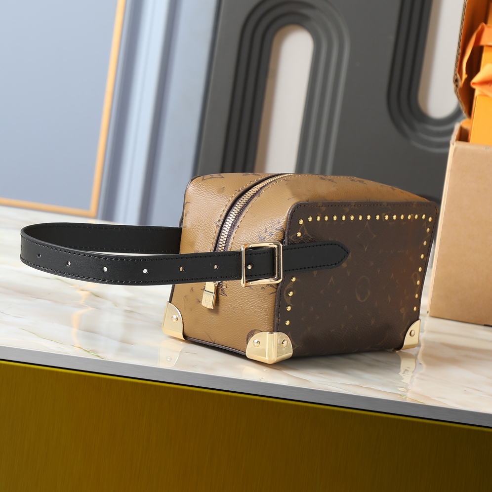 Luxury designer Cosmetic Bag Case Toiletry Pouch Makeup Bag Cases Women shoulder purse woman handbag crossbody strap Travel bags Clutch Handbags