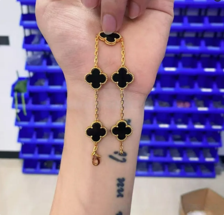 Classic Women bracelet Four-Leaf Clover Designer bracelet men Brand 18K Gold Luxury Diamond Bracelet Valentine's Day and Birthday Gift with box