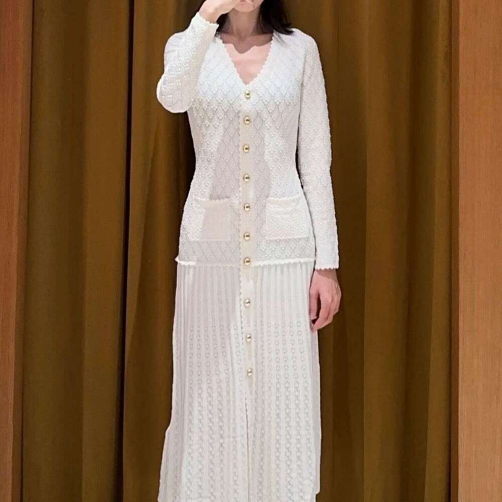 Designer solid color high-end women's 2026 summer French CC elegant slim fit hollow V-neck knitted dress