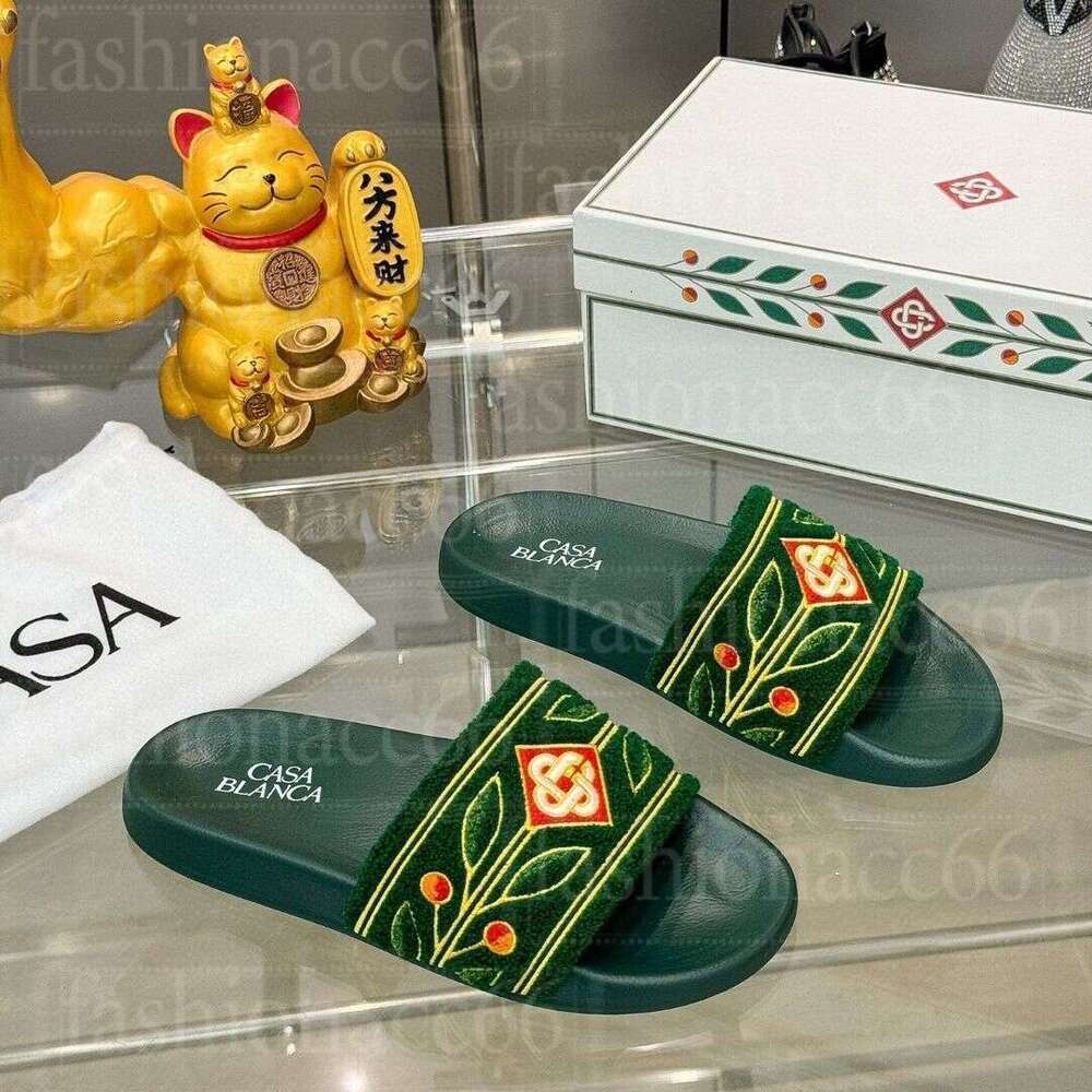 Casablancly Sandals Designer 2025 New Summer Trendy Fashion Mens Outdoor Soft Sole Non-Slip Slide Sandals Casual Beach Sandals Light Luxury Slippers