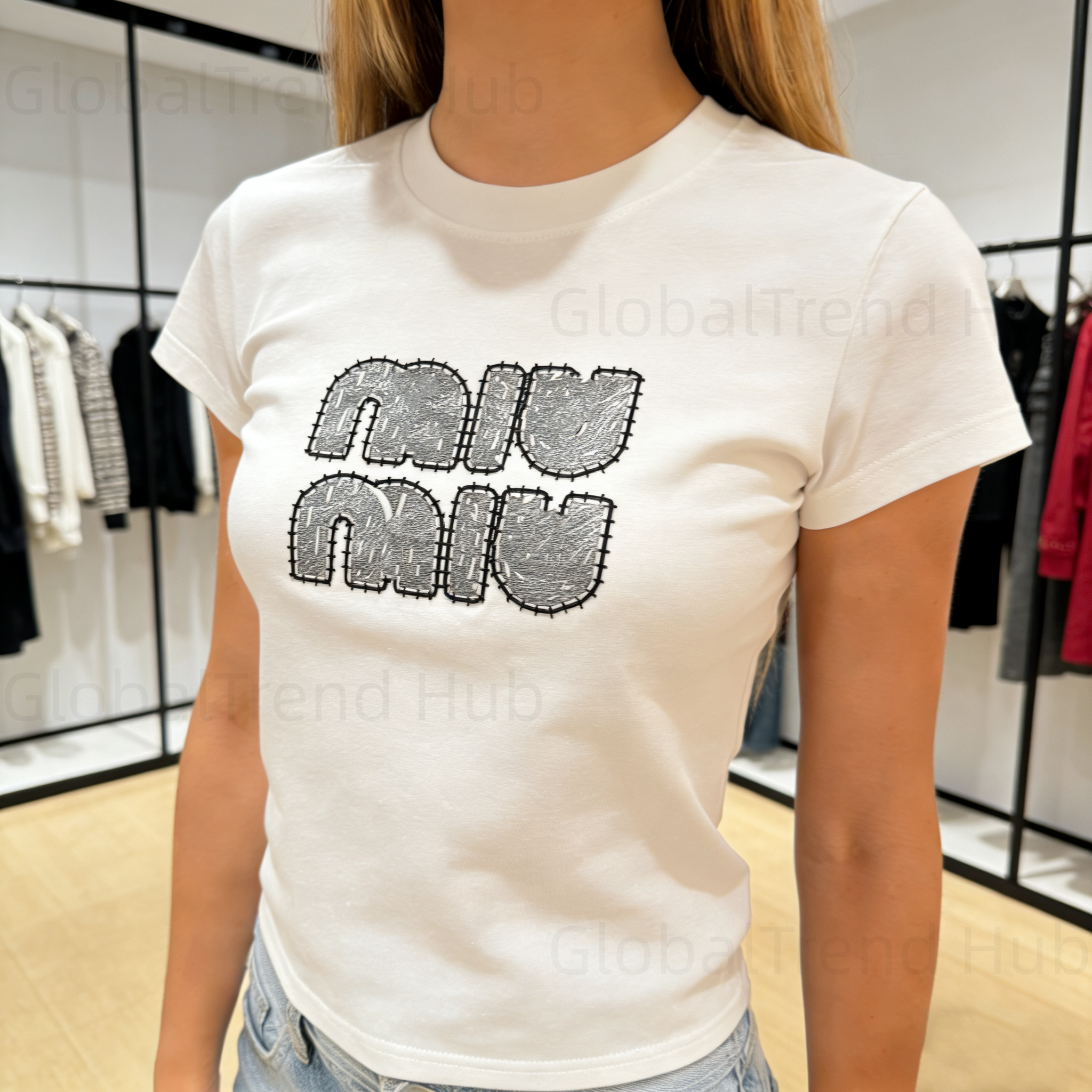 women designer clothes Women's t shirt Women's luxurious, fashionable and casual style silver printed logo T-shirt, for casual daily stree