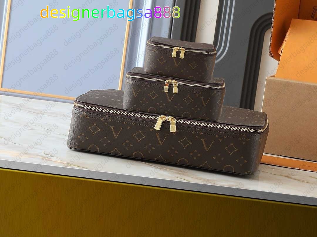 Designer Makeup Bag Men Women Fashion Luxury Leather Brown flower Makeup Box Jewelry Box Storage box Toiletry bag Suitable for daily and travel Men&