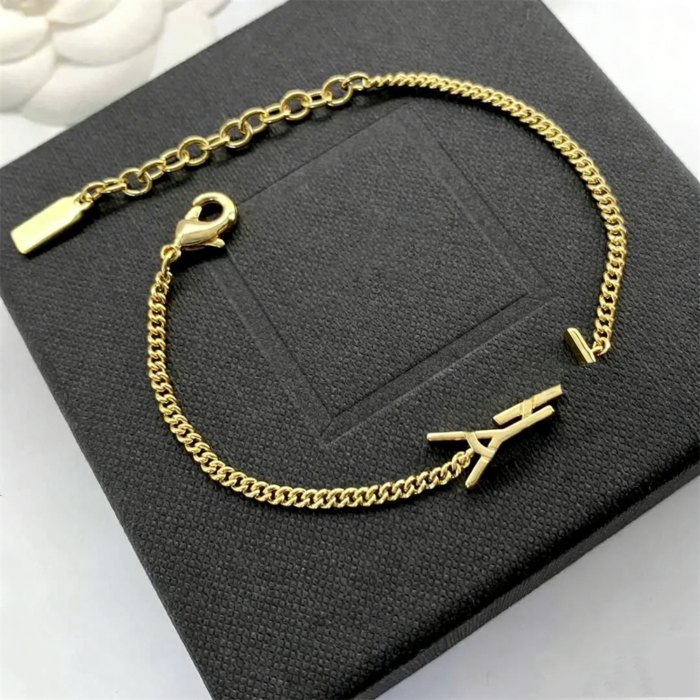 Fashion G Letter Gold Plated Charm Bracelet Designer Luxury Women Wrist Bangle Jewelry High End Christmas Holiday Party Gift
