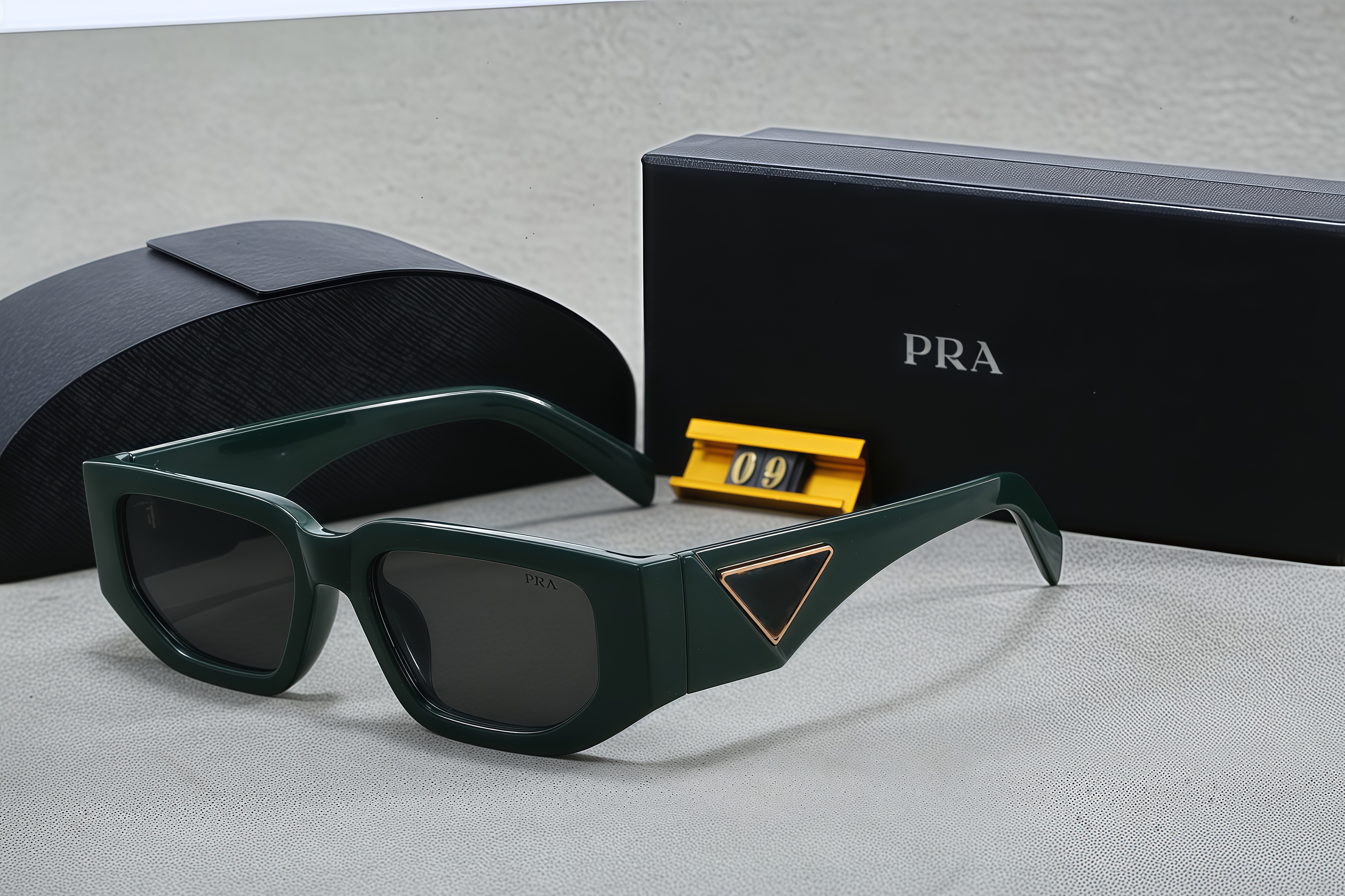 newTop luxury Sunglasses lens designer womens Mens Goggle senior Eyewear For Women eyeglasses frame Vintage Metal Sun Glasses With Box Rubber legs09