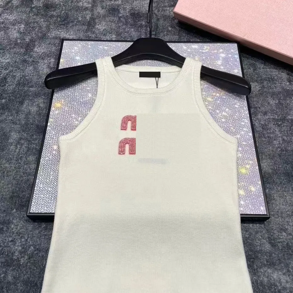Miu Tank Top Designer Miu Sexy Wet Womens T Shirt Summer MM Vest Sleeveless Vacation Croptop Outwear Elastic Yoga Sports Knitted Miu Tank D4e