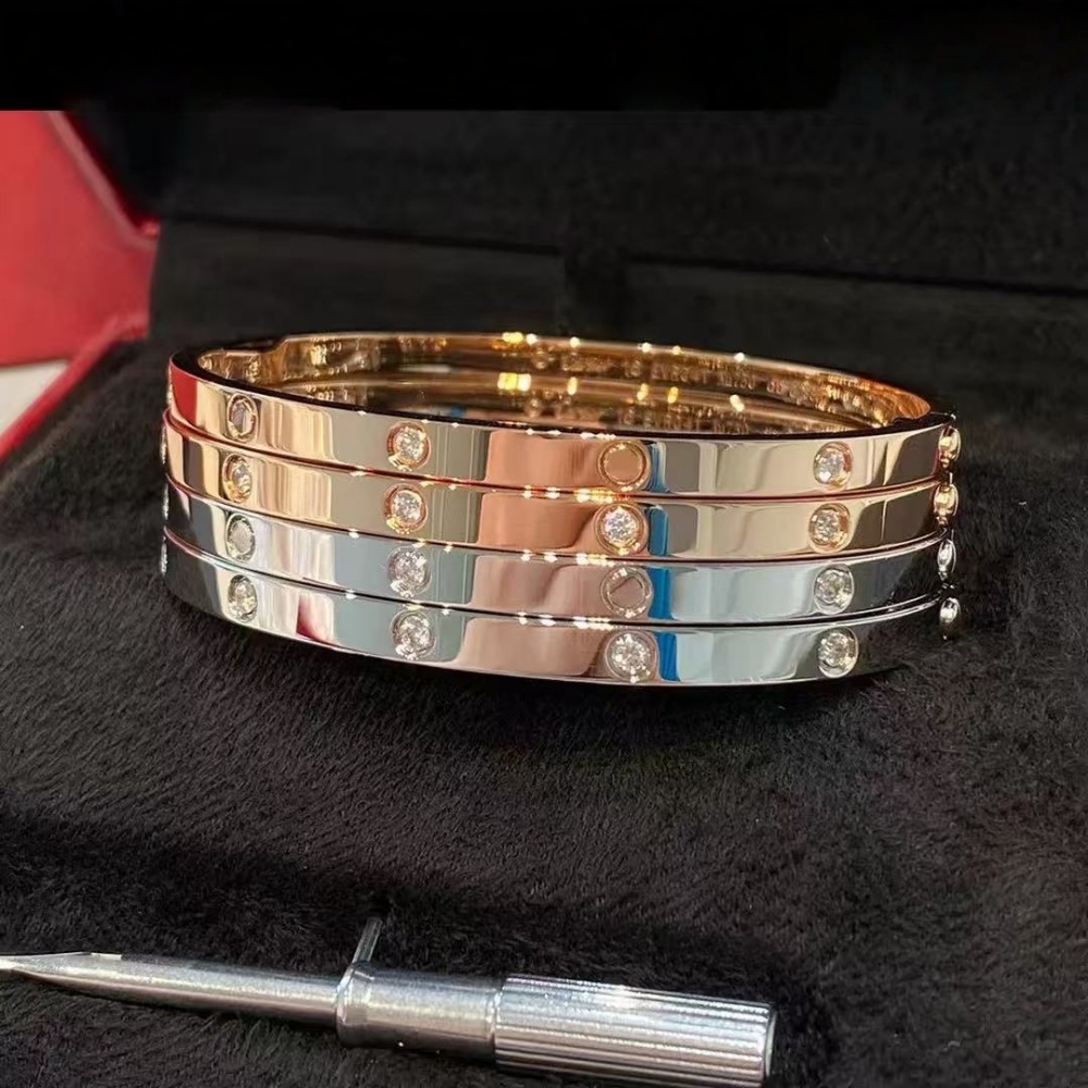 luxury jewelry designer for womens bracelet designer bangle high quality 18K gold plated stainless steel classic diamond Valentine Day gift love-image-1099588892