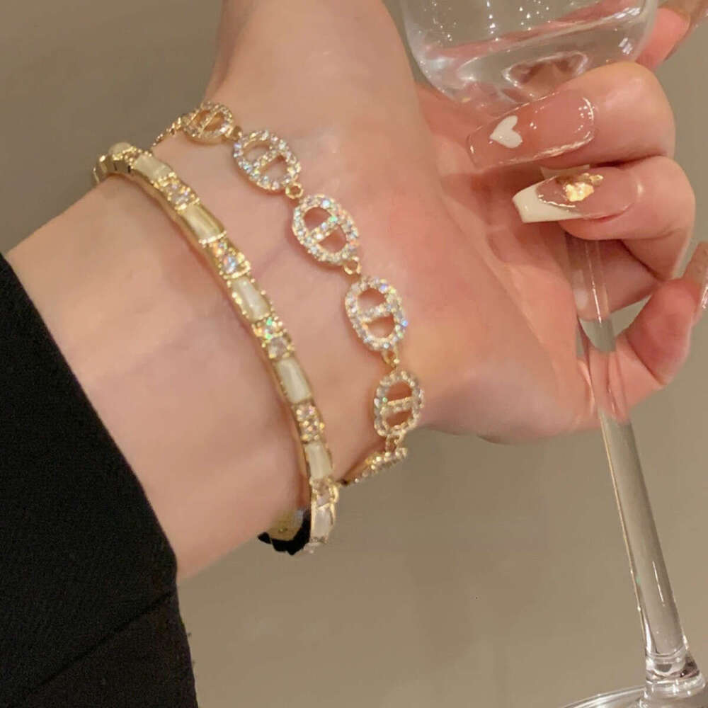 Bracelet Sparkling Zircon Trapezoidal Opening Bracelet Gold Style High End Charm Bracelet Charm Handpiece Wholesale Designer Bracelet Luxury Jewelry