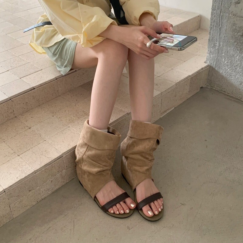 Mode femmes chaussures mode sangle droite en cuir de veau kaki peau de vache bout rond de luxe hauteur intérieure augmenter bottes cool