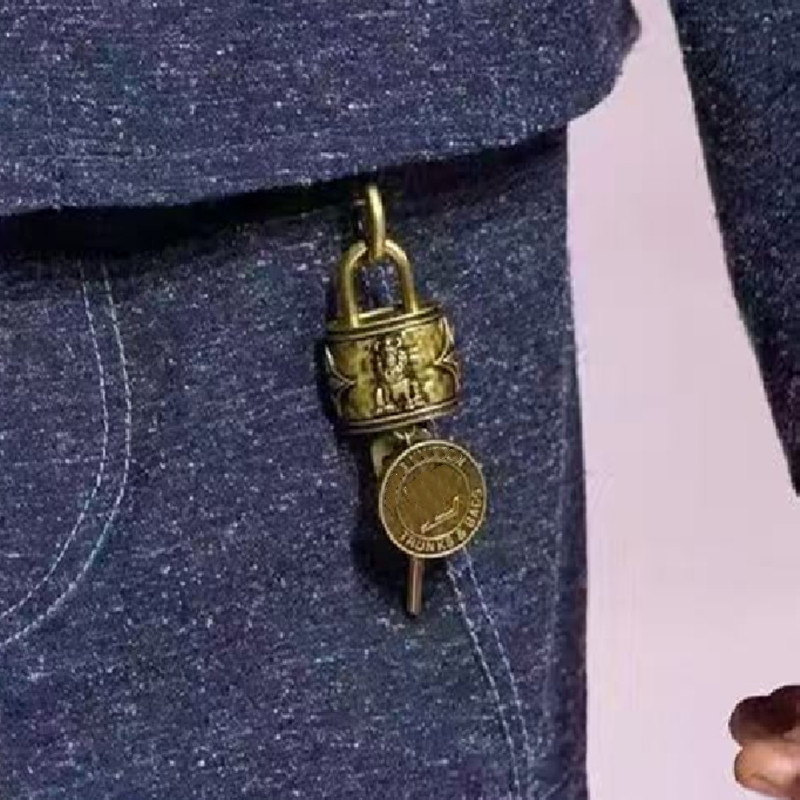 With box Fashion Classic Speedys P9 TRUNKS BAGS Keychains styles Luxury Charm HORSE Relief Monogram key chains designer unisex bag car key holders f