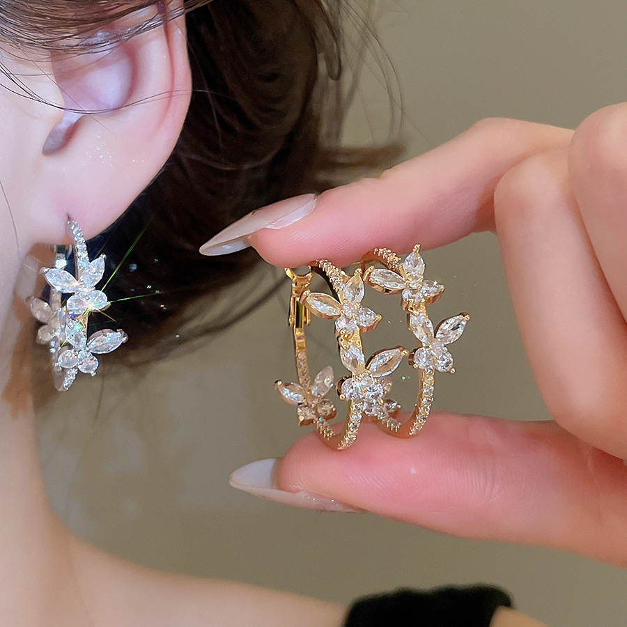 Boucles d'oreilles de luxe pour femmes, diamant à haute teneur en carbone, lettre papillon, Zircon, fabricant, vente en gros