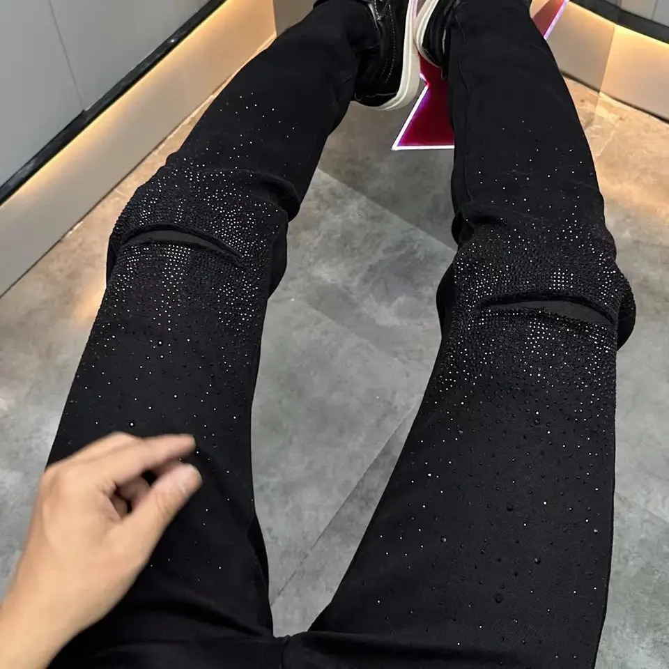 Korean y Clothing Diamonds Cowboy Pants Men Black Mens Slim HOLE Jeans Spring Autumn Denim Distressed Trousers 260429
