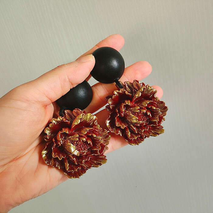 Vintage antique powder gold red black contrasting color wooden flower pendant earrings with silver pins and ear clips for women