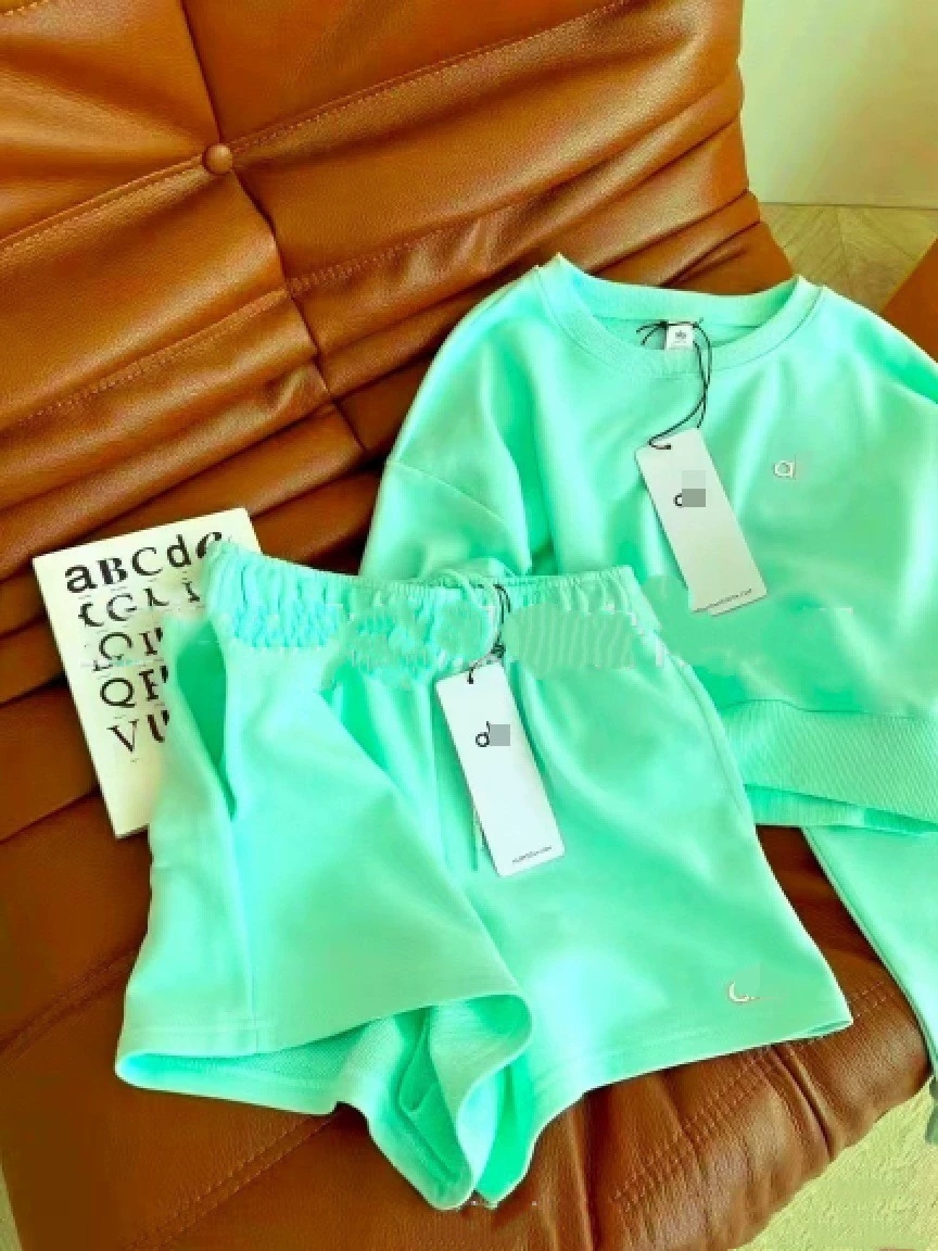Alolnesets Tracksuits Designer Short Sportswear 2 Piece Set Women's Yoga Sweatshirt Set Loose Fashion Crew Neck Alosetismly Long Sleeve Yoga Ho
