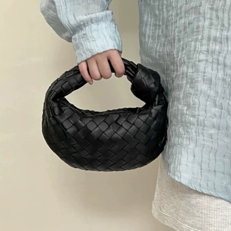 Designer Woven tote bag handbag for Women's shoulder bag luxury purse Cow Leather purse Handmade Half Moon Shape Strapless Underarm 2026 New Ar