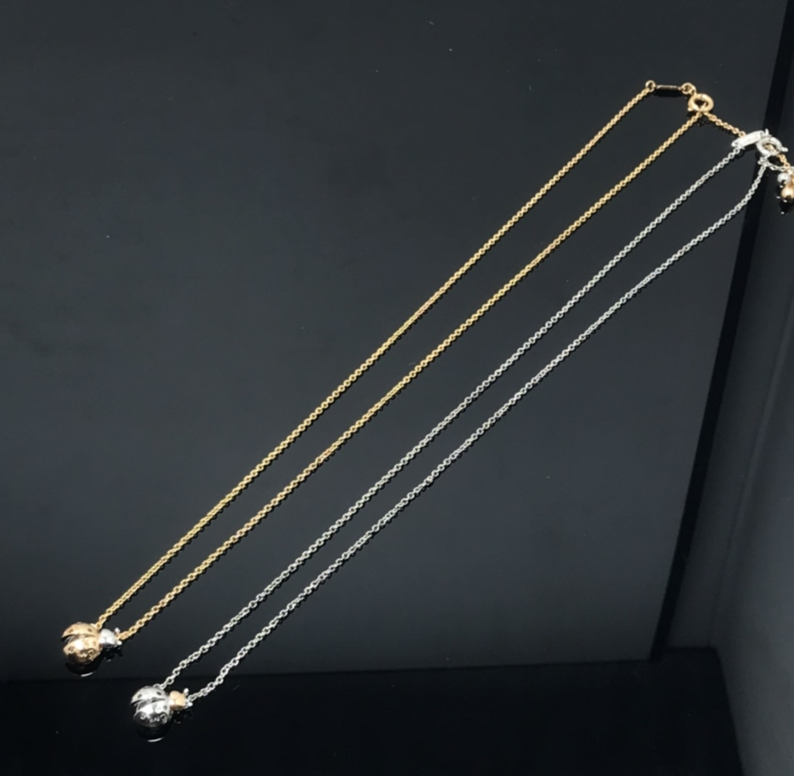 Collier pendentif élégant en forme d'insecte, artisanat moderne