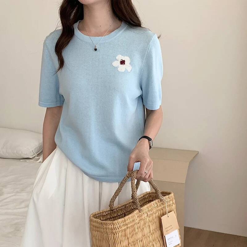 Women T-shirts Summer Tops Solid Short Sleeve Loose O-neck Cotton Casual Ladies Shirts Harajuku Korean Woman Tshirts dongdumaoyi
