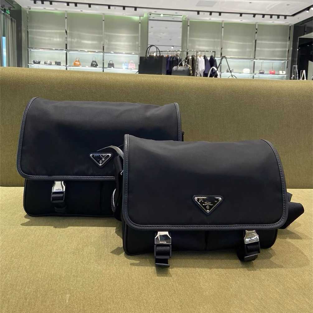Designer Bag 2026 Autumn Winter New Triangle Mens Messenger Bag New Crossbody Nylon Fabric Waterproof Backpack