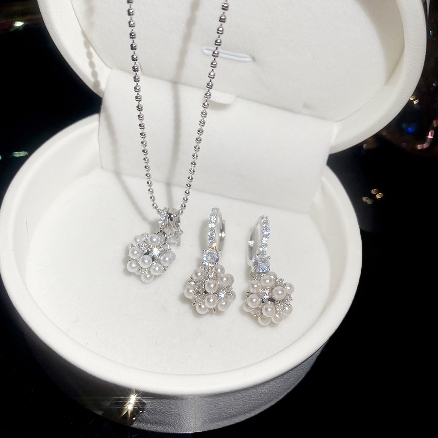 Zircon pearl flower earring necklace set, light luxury with a high-end feel, extremely beautiful and sweet jewelry for women-image-1104536060