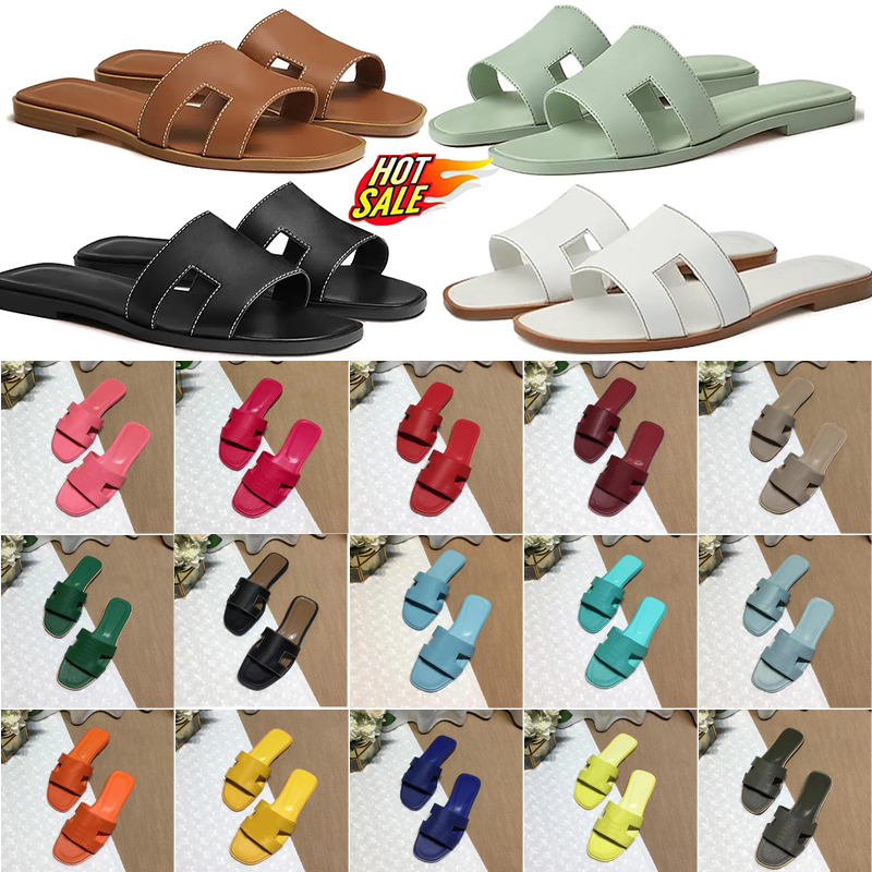 Pantoufles de créateurs Sandales Femmes Mode Luxe Slide Caoutchouc Marron Rétro Cuir Chaussures Plates Été Célèbre Marque Classique En Plein Air