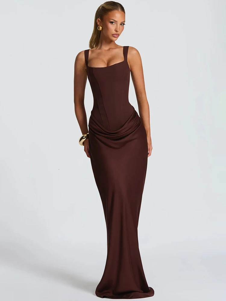 Mozision Backless Ruched Sexy Maxi Dress Women Elegant Square Collar Tapered Straps Sleeveless Bodycon Club Party Long Dress 260430