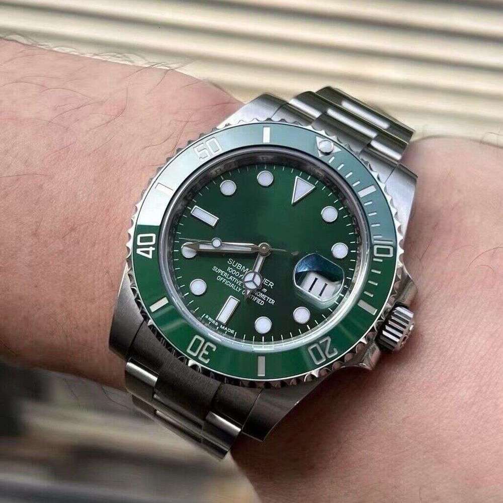 High-end watch with luminous features, upgraded mechanical model for business men, stylish green water-resistant watch, brand new