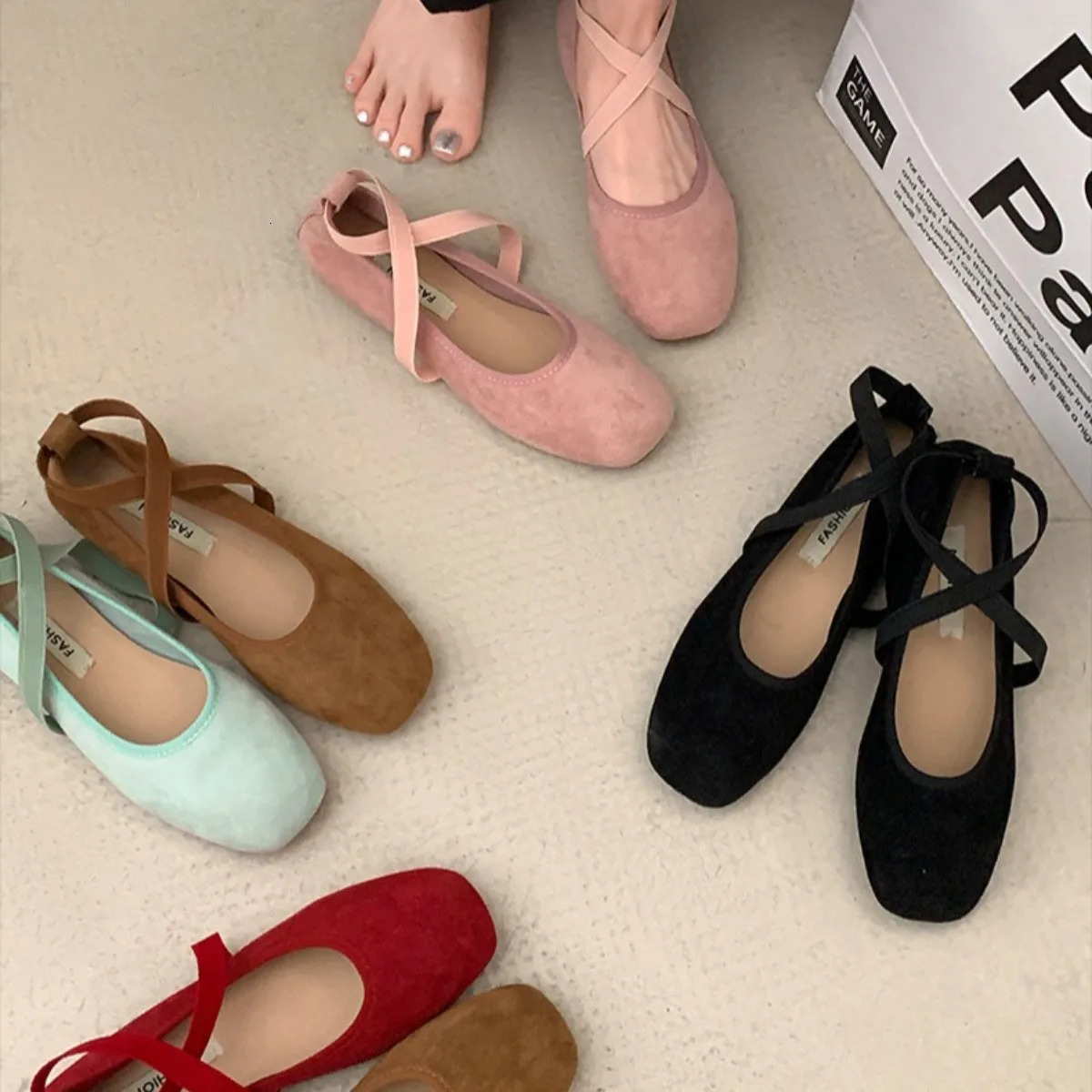2024 Spring Summer Flat Ballet Shoes Womens Shoes Retro Mary Jane Shoes Square Toe Shallow Mouth Cross Women Loafers 260410