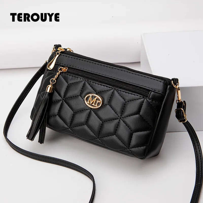 2026 New Arrival Black Quilted Shoulder Bag Women's Leather Crossbody Handbag With Tassel Trendy Mini Daily Bag TEROUYE