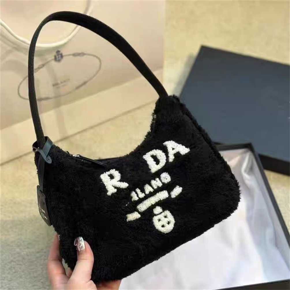 Designer Bag Autumn Winter Plush Underarm Bag House HOBO HyunA Same Style Trendy Shoulder Bag Vintage Furry Bag Womens Bag Light Luxury