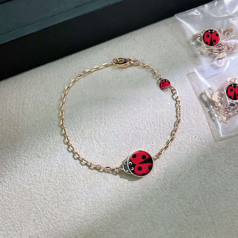 designer bracelets new models of V an cle ef Real shot of high-quality ladybug bracelet from Fanjia, plated 18K gold with accurate details,