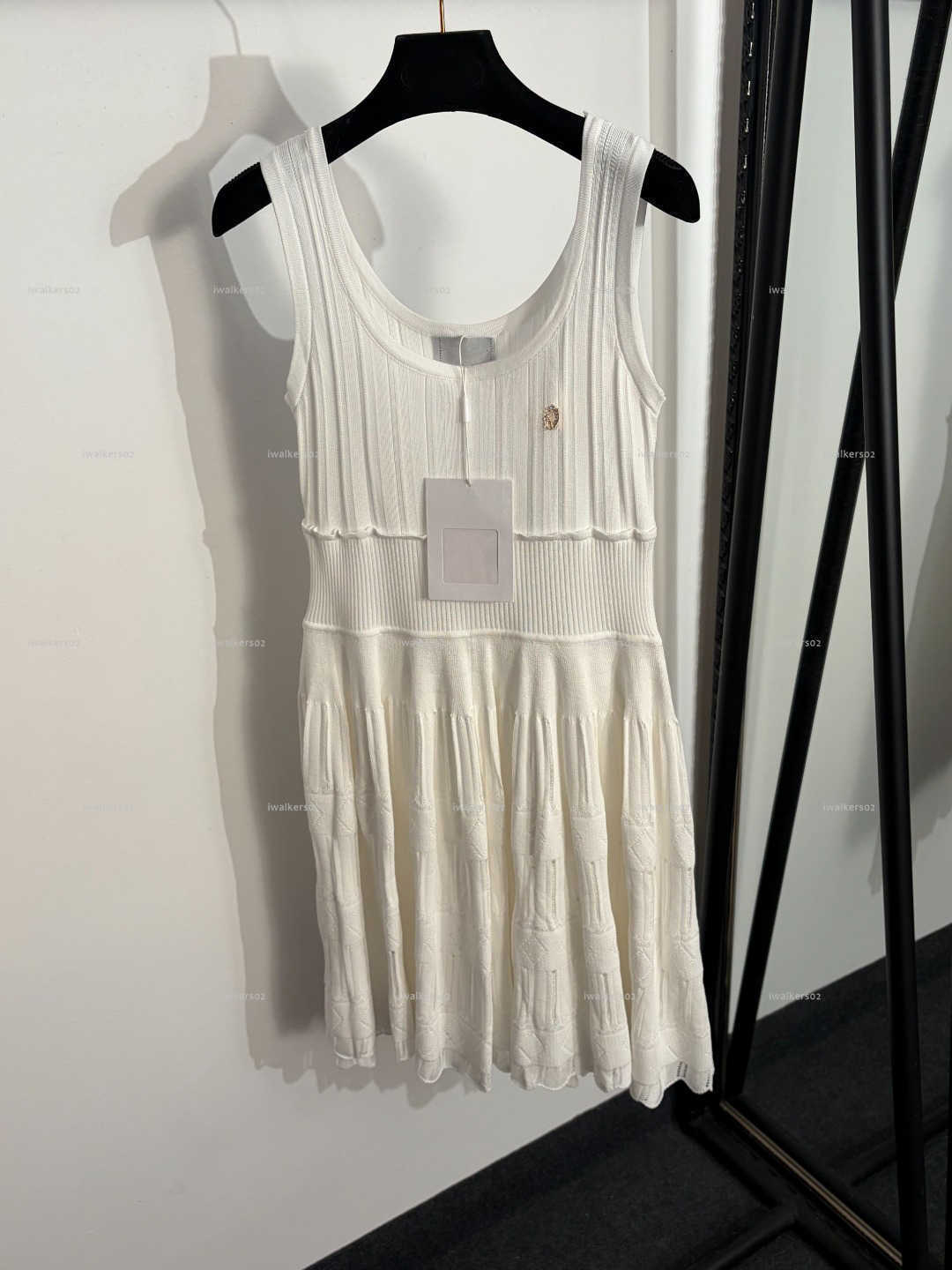 Classics V-neck women dress Summer lady dresses women designer clothes knitted camisole skirt A016X01N121-image-1104662606