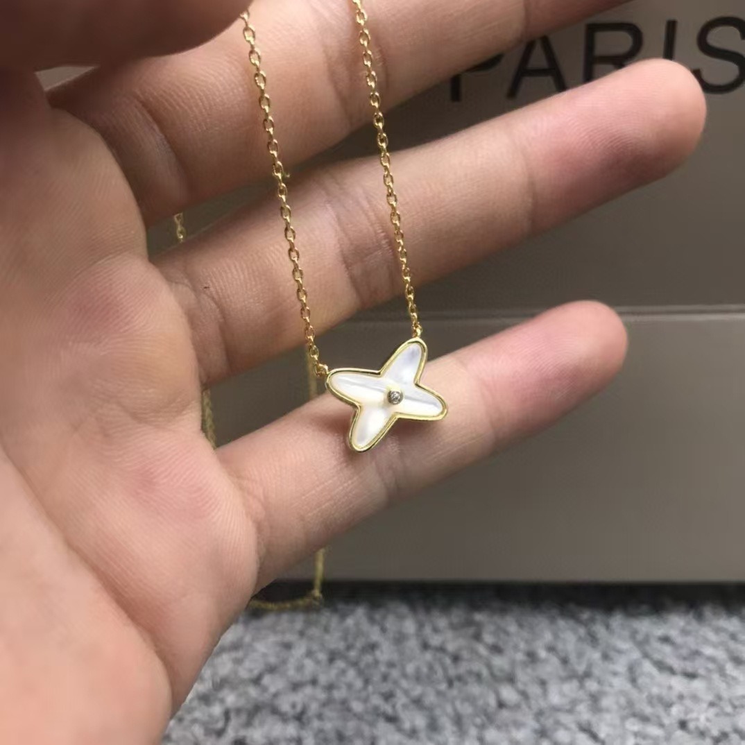 bijoux pour femmes Collier bohème en coquillage blanc avec croix, 3 couleurs disponibles, chaîne de clavicule en acier titane pour usage quotidie
