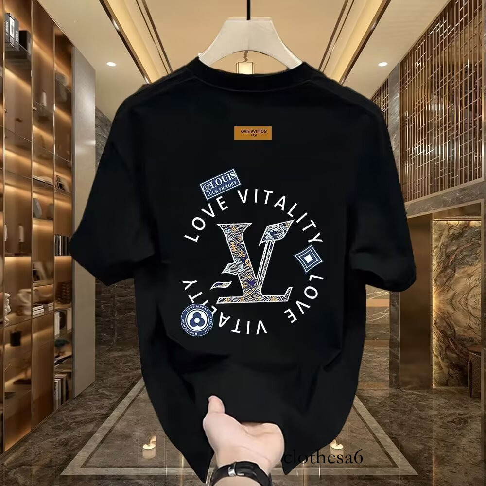 The 2026 New Summer Men's Short-sleeved, Fashionable, Figure-hugging Round-neck T-shirt Is of High-end and Light Luxury