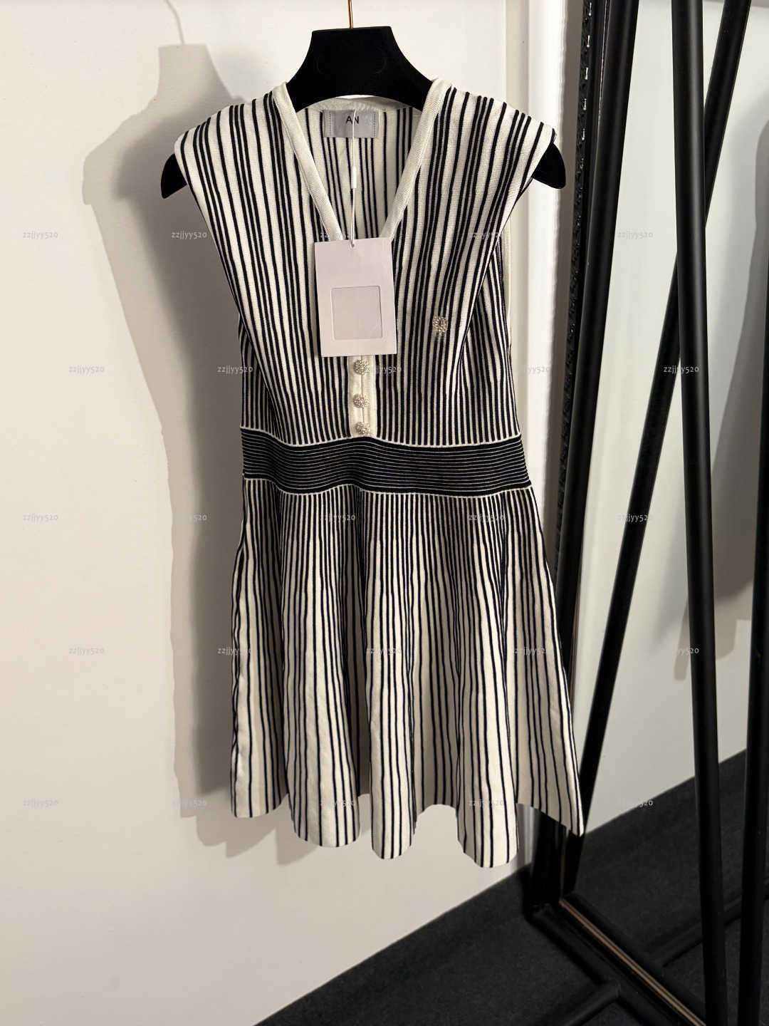 Brand V-neck women dress Summer lady dresses women designer clothes waist-tapered striped knit vest skirt A016X01N121-image-1104661791