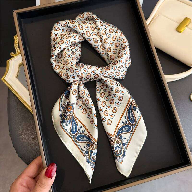 New Silk Square Scarf Women Retro Paisley Cashew Print Neckerchief Female Foulard Head Hijab Hairband Soft Neck Bag Ribbon Satin 26Li0505