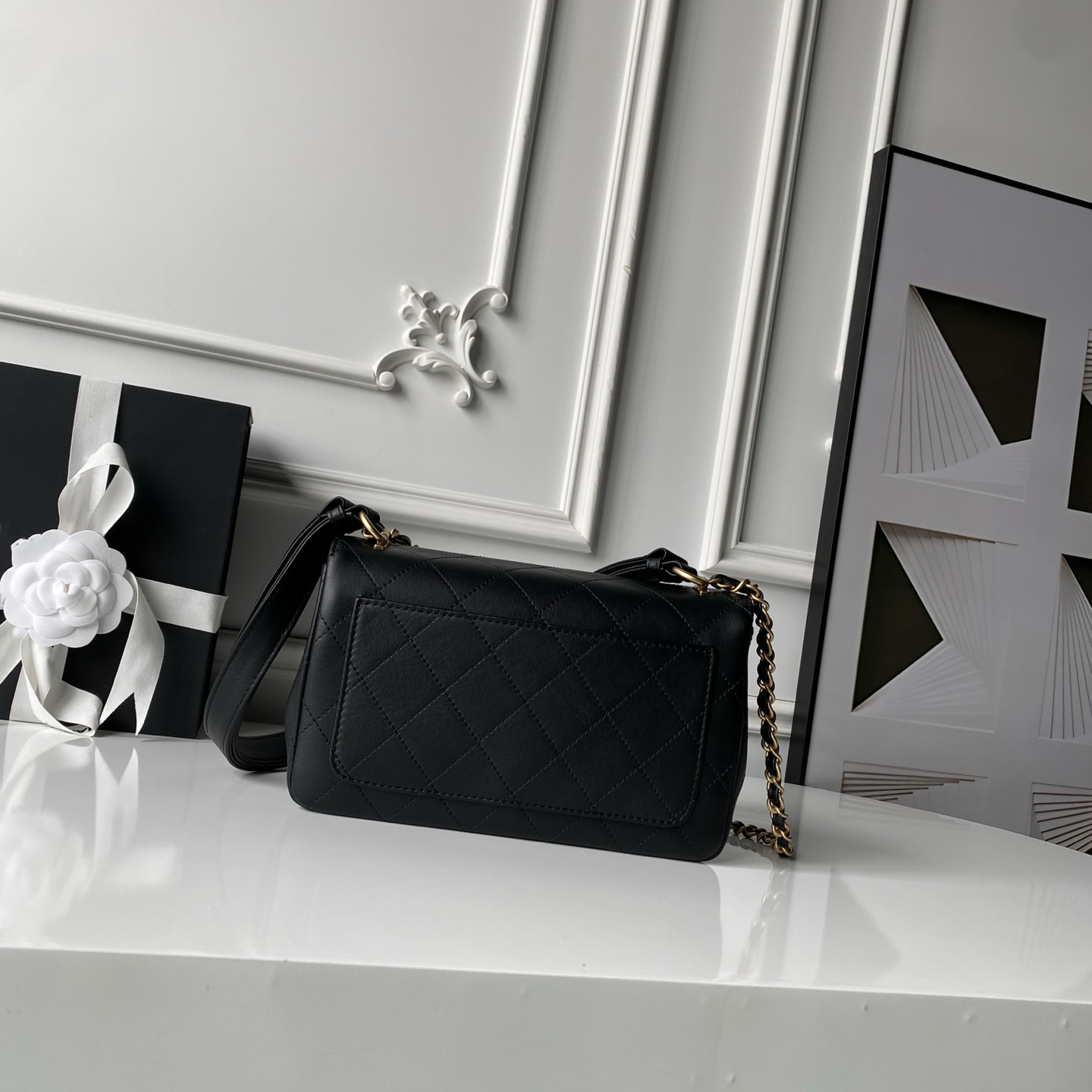 10A 26C Early Spring Series Underarm Stick Bag Classic Diamond Grid Calfskin Retro Classic Metal Leather Shoulder Strap Underarm Bag Single Shoulder