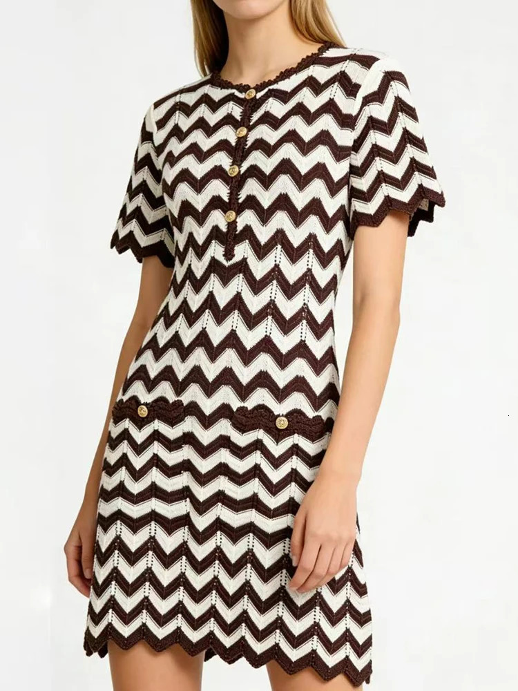 2026 Spring Summer Fashion Knit Contrasting Wavy Pattern Mini Dress Women Elegant Temperament Hollow out Short Sleeve Robe 260430