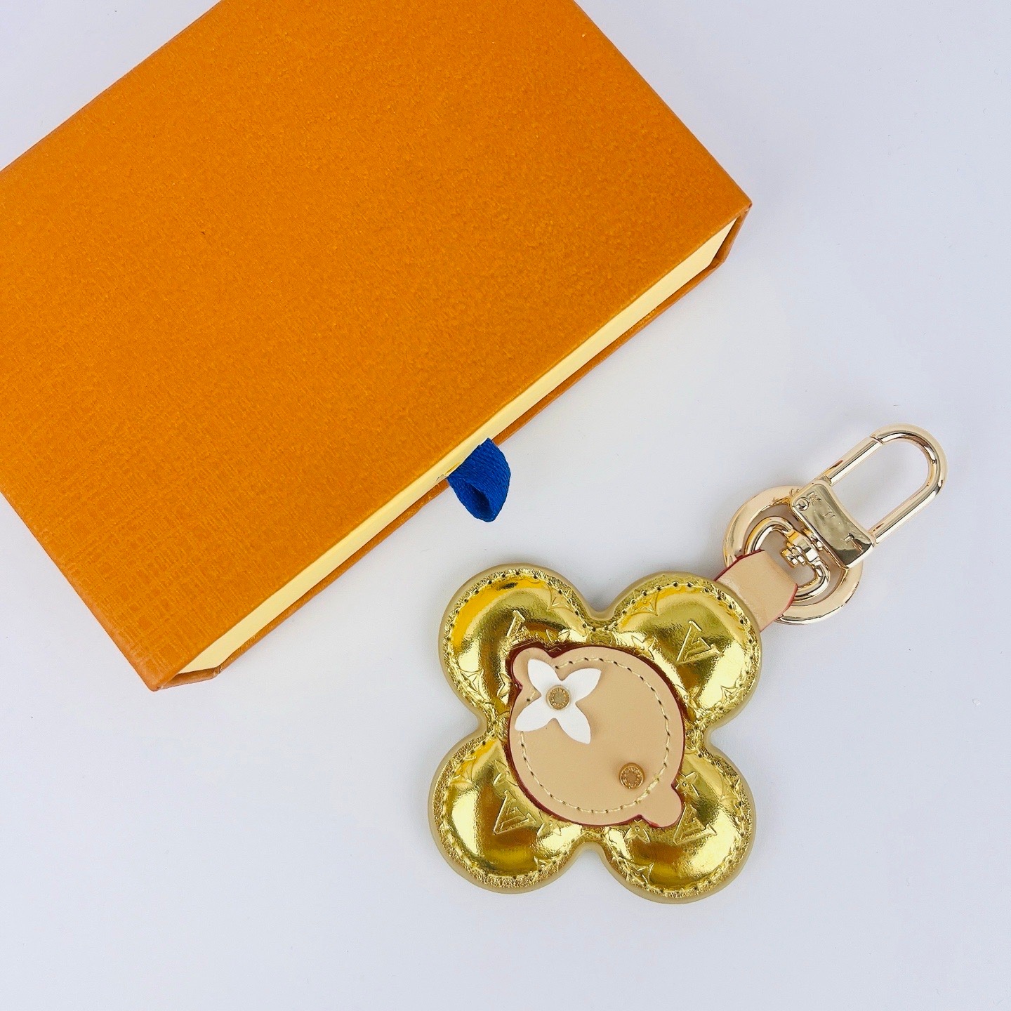 Luxury metal bag charm chain flower heart designer bag charms gold sliver keychain Snap fastener mens ladies keychain Holiday gift lovely quality M0