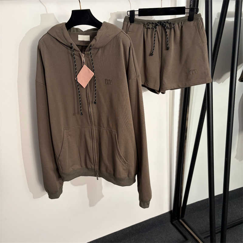 Two Piece Pants designer clothes women fashion tracksuit Logo letter embroidery Patch Long-sleeve hooded zip-up jacket Elastic-waist shorts