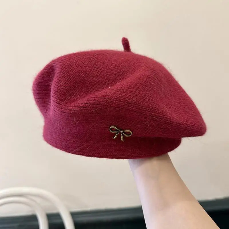 Korean-Style Metal Bow Knitted Beret Womens Autumn/Winter Casual Street Painters Hat Trendy Warm Beanie for Daily Outfit 260430BJ