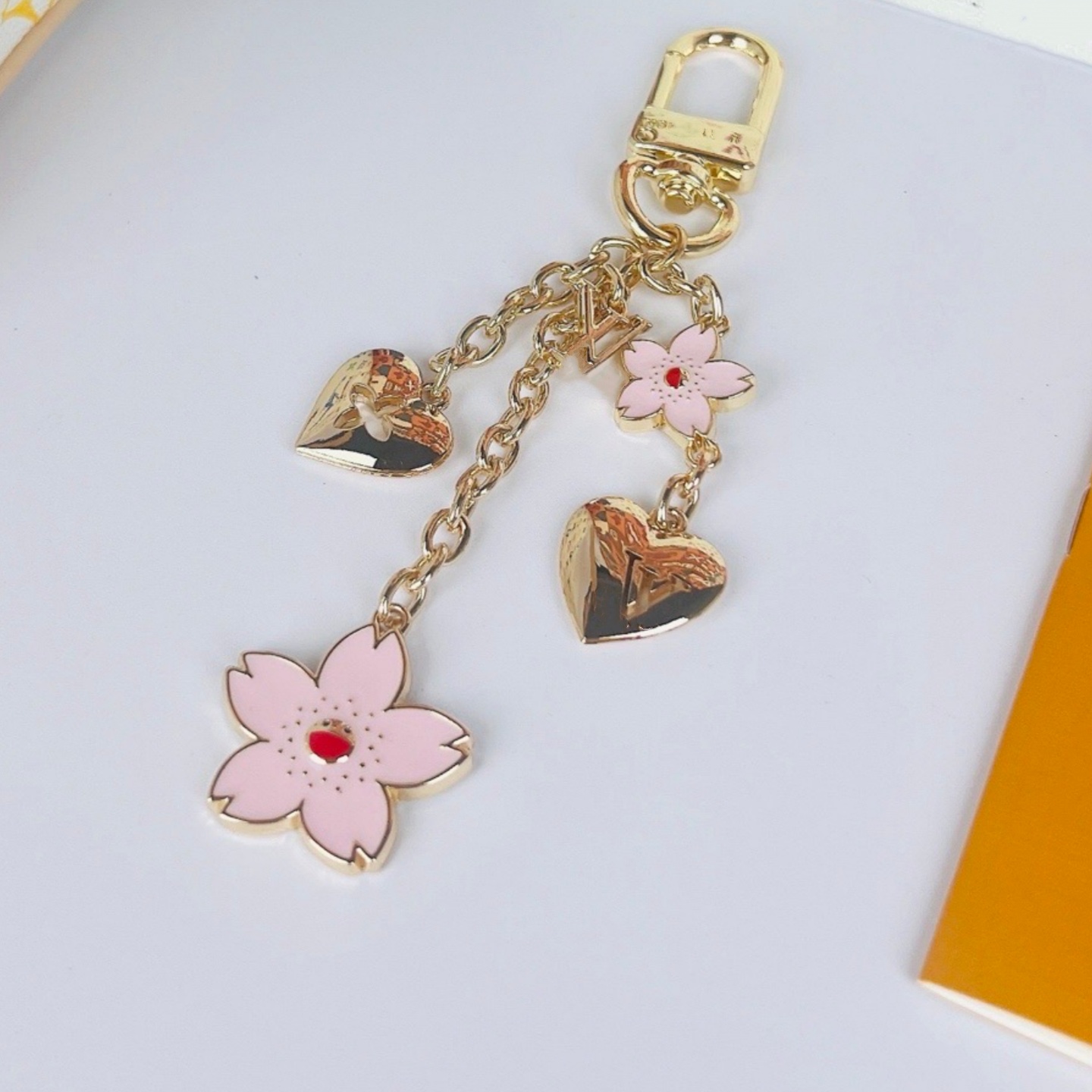Luxury metal bag charm chain flower heart designer bag charms gold sliver keychain Snap fastener mens ladies keychain Holiday gift lovely quality M0