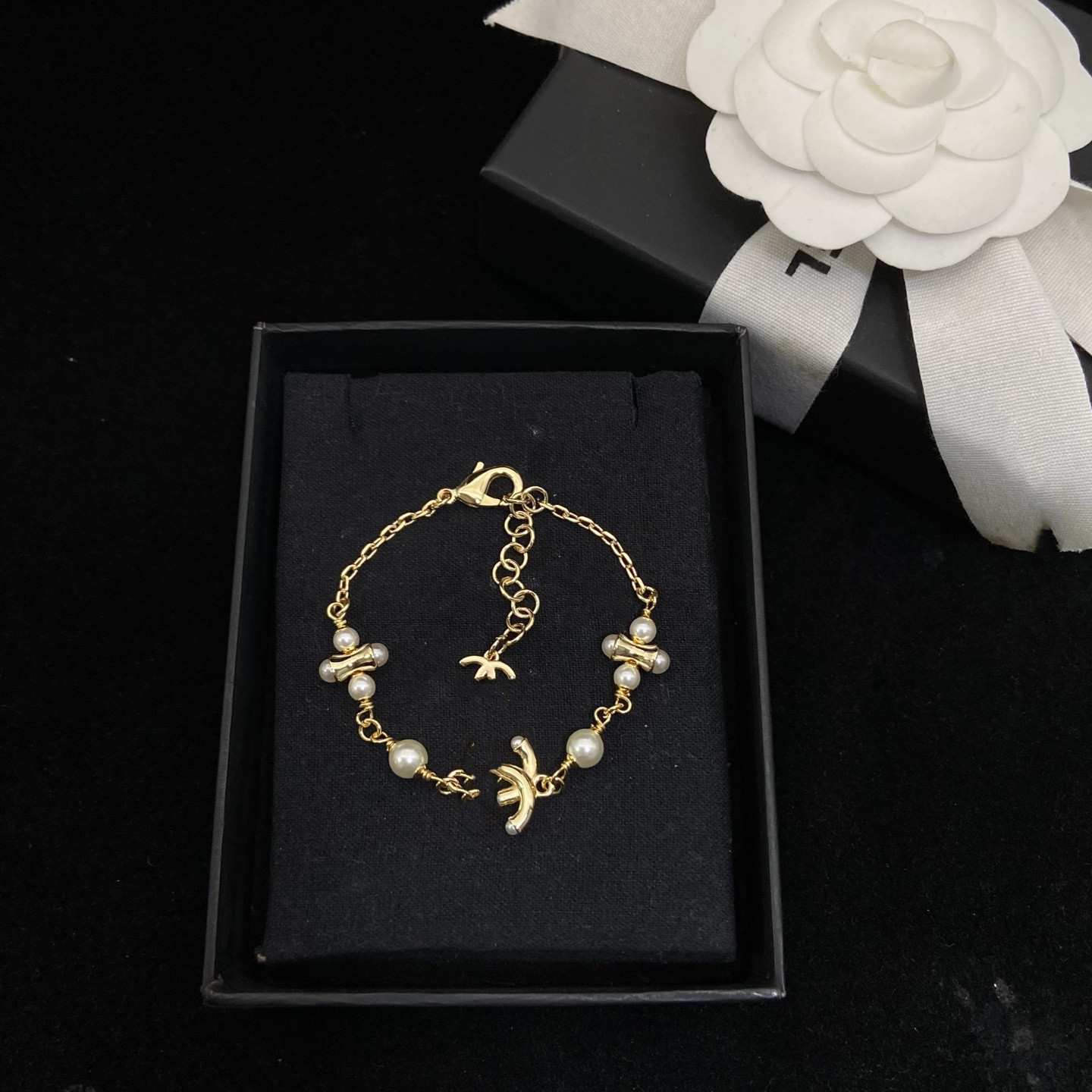 cc Designer bracelet High quality for your choice Luxury charm bracelets couple's style valentine gift elegant women bracelet no fade