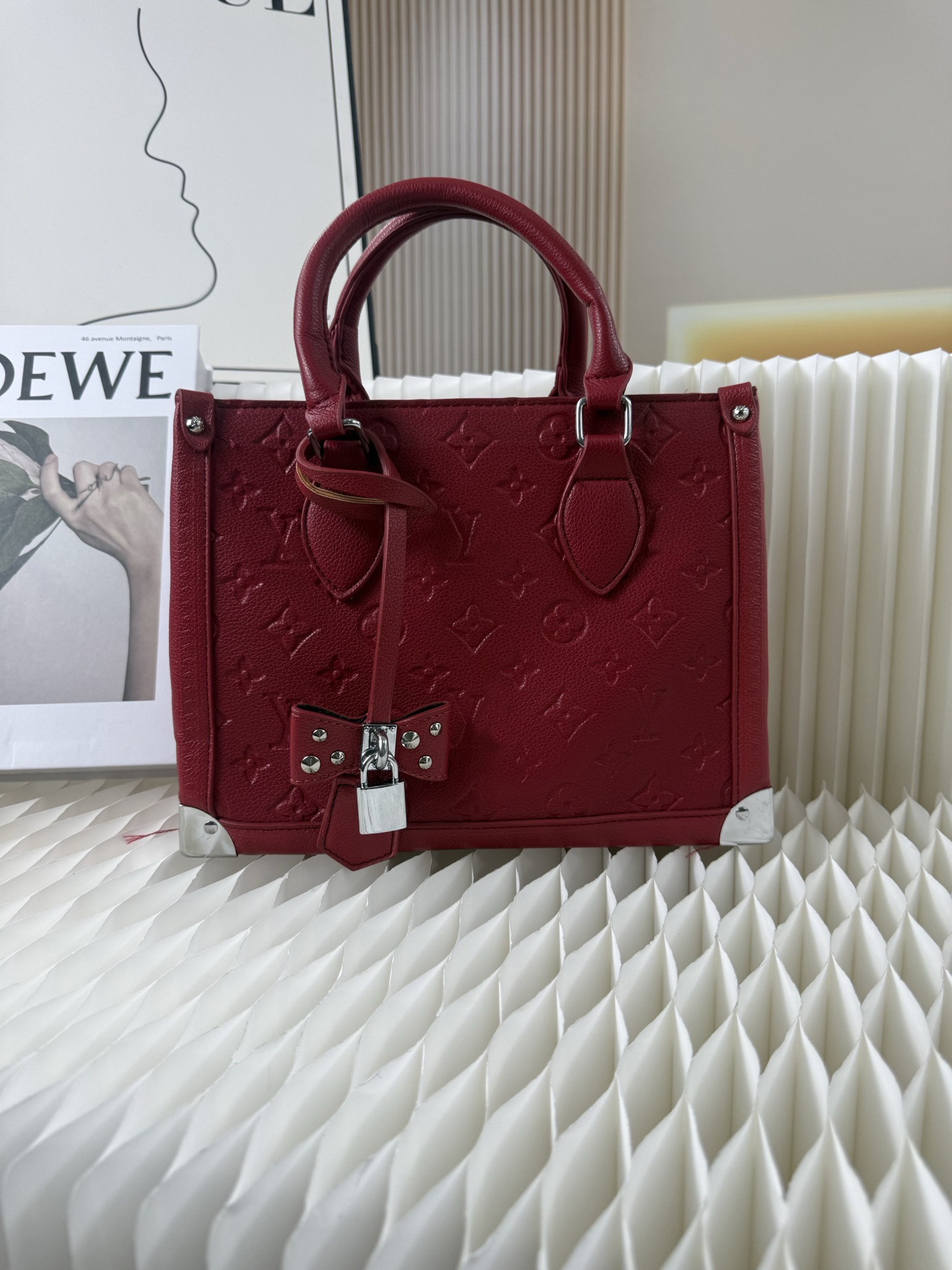 Trendy classic Monogram Embossed Print Handheld tote bag shoulder Crossbody bag, with Detachable Strap & Lock Charm, Ideal for Work, Travel, Shoppin